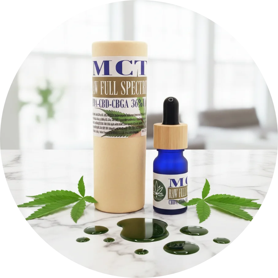 CBDITALY MCT CBD+CBDA eļļa 36% RAW pilna spektra zilais stikla flakons ar kraft iepakojumu un kaņepju lapām